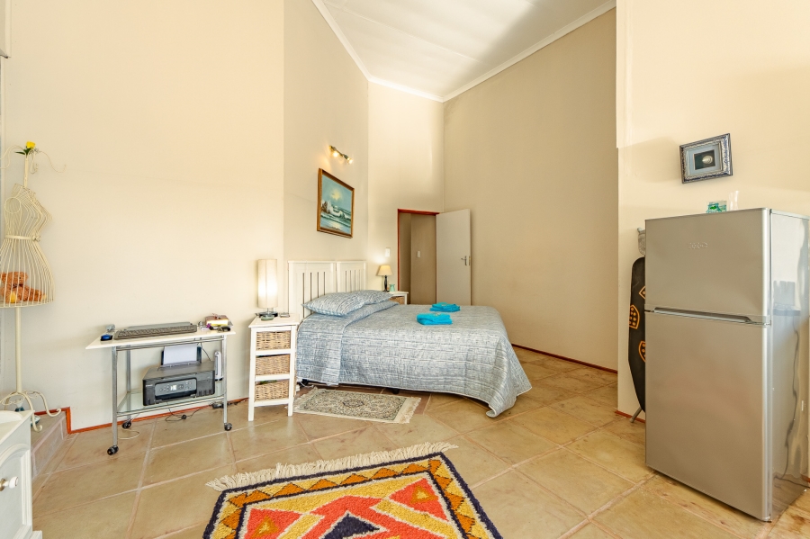 7 Bedroom Property for Sale in Middedorp Western Cape